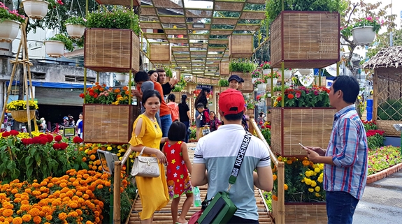 ...Cùng những mô hình sắp đặt đậm chất phương Nam.